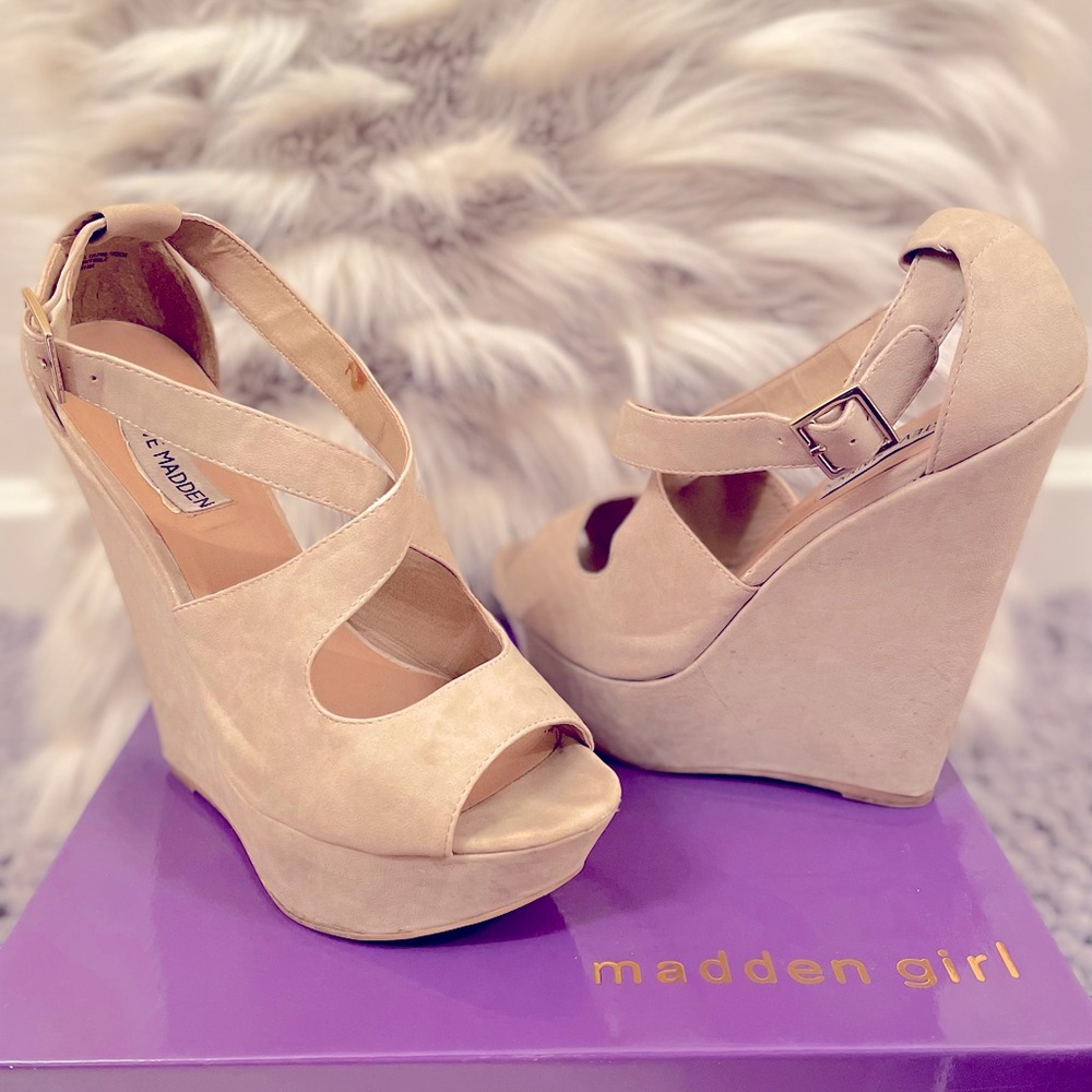 Open-toed Wedge Heels